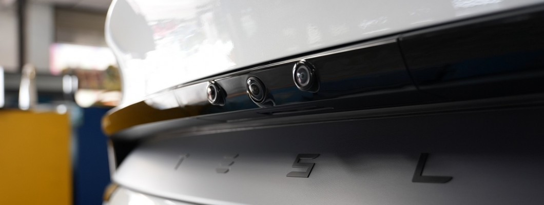 DOD T-ONE PLUS 特斯拉電子後視鏡選購重點｜煥新Y車主常見視野問題與避免技巧一次看懂