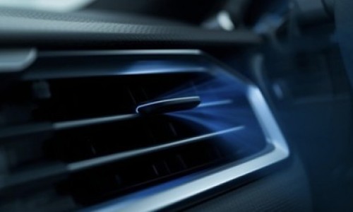 【汽車冷氣出風口有霉味又不冷？懶人包趕緊教你怎麼辦！】