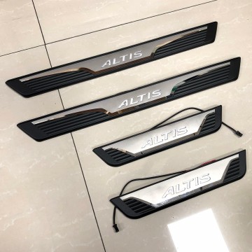 [出清]TOYOTA豐田 ALTIS 2014年後 LED迎賓踏板(4門)